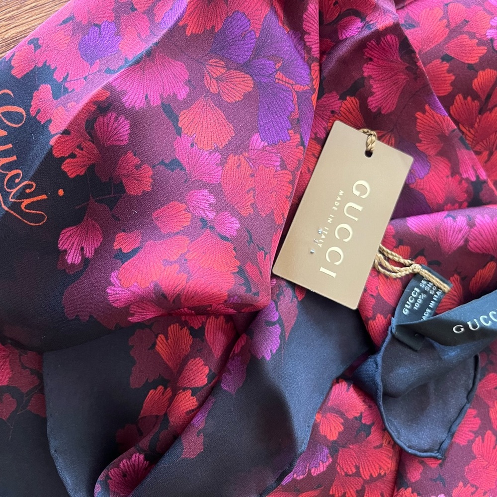 Stunning 100% Silk Chiffon GUCCI Scarf NWT